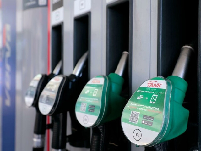 Lacné tankovanie v Poľsku nemusí dlho trvať. Ak pumpy pocítia nápor, cudzinci sa k palivu nedostanú