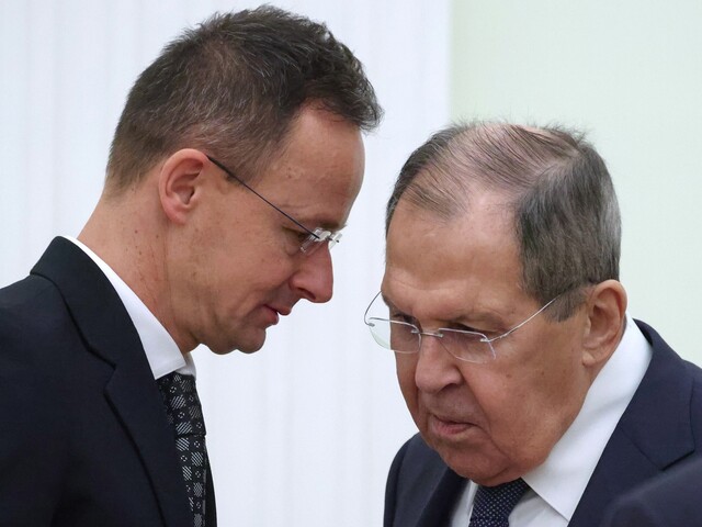 Z Bruselu do Moskvy: Zistenia ICJK spájajú Maďarsko aj Slovensko so snahou oslabiť sankcie. SaS hovorí o zrade, Fico to odmieta