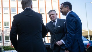 Fico naznačil dátum konca ropnej núdze. Po rokovaní v Slovnafte hovorí „o návrate k normálu“