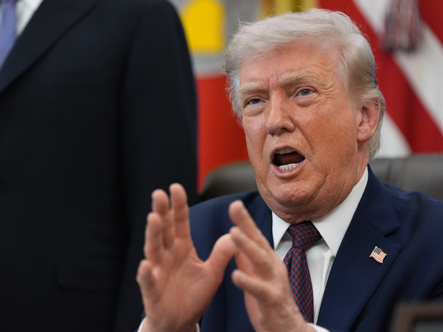 Trump vážne uvažuje o odchode USA z NATO. Podľa neho je len „papierový tiger“, a tak ju vníma aj Putin