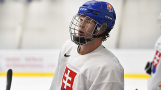 NHL počíta s ďalším Slovákom. Obranca Maxim Štrbák podpísal nováčikovskú zmluvu s Buffalom