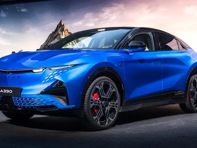 Nové elektrické Alpine A390 chce poraziť Teslu: Rodinný športiak za 65 000 eur mieri na cesty!