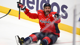 Ruský hokejový cár potvrdil svoju výnimočnosť. Po utorku je medzi štyrmi vyvolenými štyridsiatnikmi 