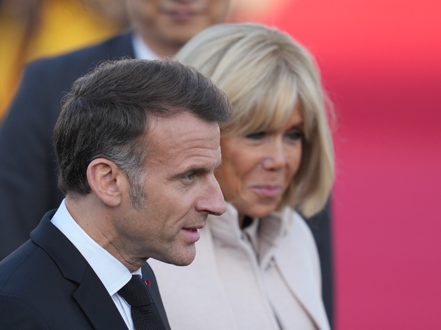 Trump rozohnil Francúzsko vtipom o Macronovej manželke. „Ani vkusné, ani na úrovni,“ reagoval prezident