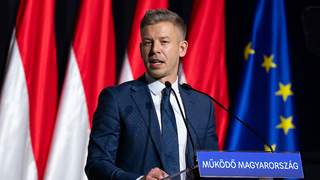 Ešte nedávno patril k Orbánovej elite, dnes stojí proti nej. Magyar zbiera podporu naprieč spektrom, nestopli ho ani škandály