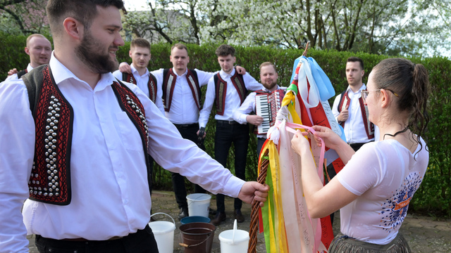 veľká noc oblievanie oblievačka