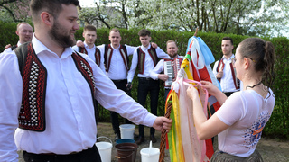 veľká noc oblievanie oblievačka