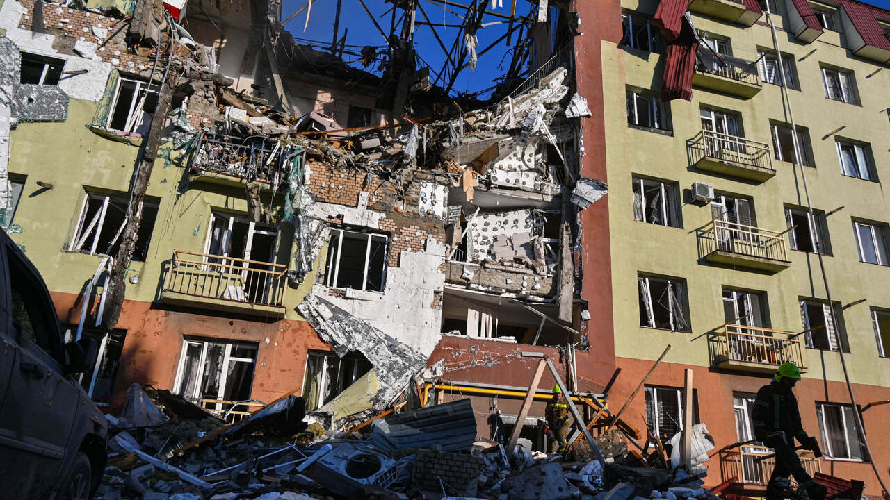 Nočné útoky si vyžiadali obete detí: Drony pri Moskve pripravili o život rodinu, na Ukrajine zomrel chlapec