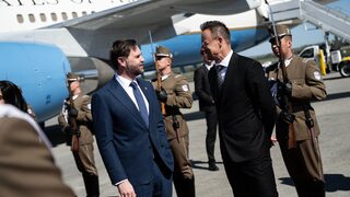 Návšteva z Washingtonu v citlivom čase. Vance je už v Budapešti, Magyar: Toto je naša krajina