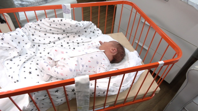 bábätko, pôrodnica