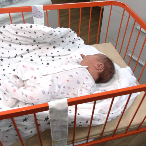 bábätko, pôrodnica