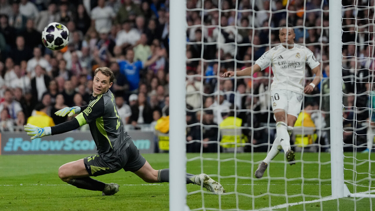 Manuel Neuer, Kylian Mbappé
