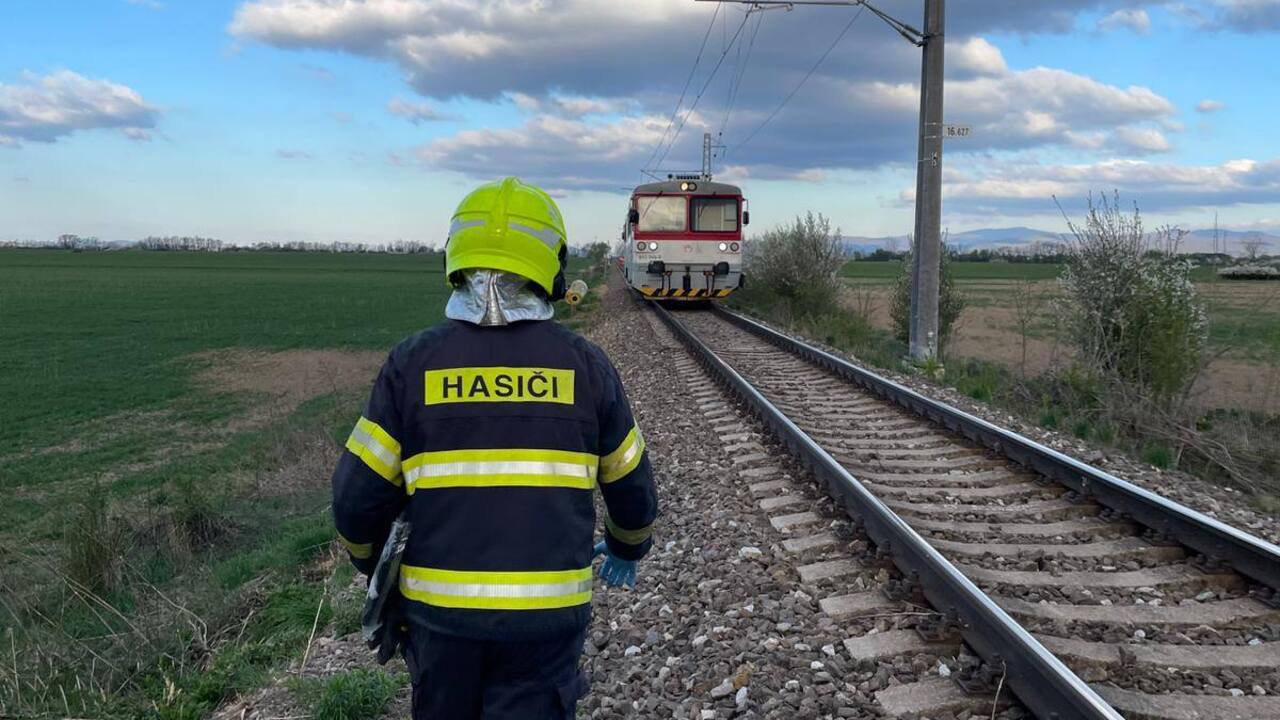 hasiči vlak nehoda