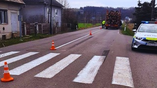 Nehoda v Pôtori obrátila rodine život naruby. Dievča po zrážke s nákladným autom čaká náročná liečba, pomôcť má zbierka