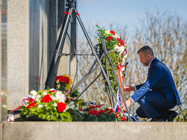 Na Slavíne si pripomenuli oslobodenie Bratislavy. Pietna spomienka však prilákala len niekoľko desiatok ľudí