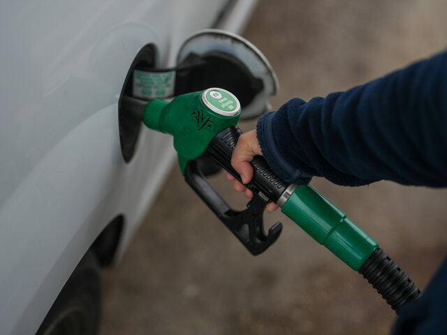 Drahšia ropa mení ceny palív na pumpách. Saková tvrdí, že Slovensko je stále lacnejšie než väčšina EÚ