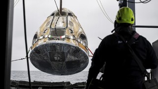 Orion čakajú najkritickejšie minúty. Pred plameňmi a rýchlosťou vyššou, než má náboj, ho má ochrániť problematický štít