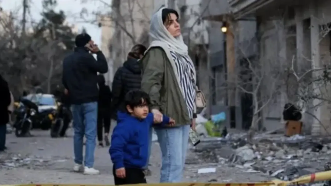 Blízky východ horí. Rakety lietajú na Izrael, údery ničia Libanon a útok zničil ropnú tepnu