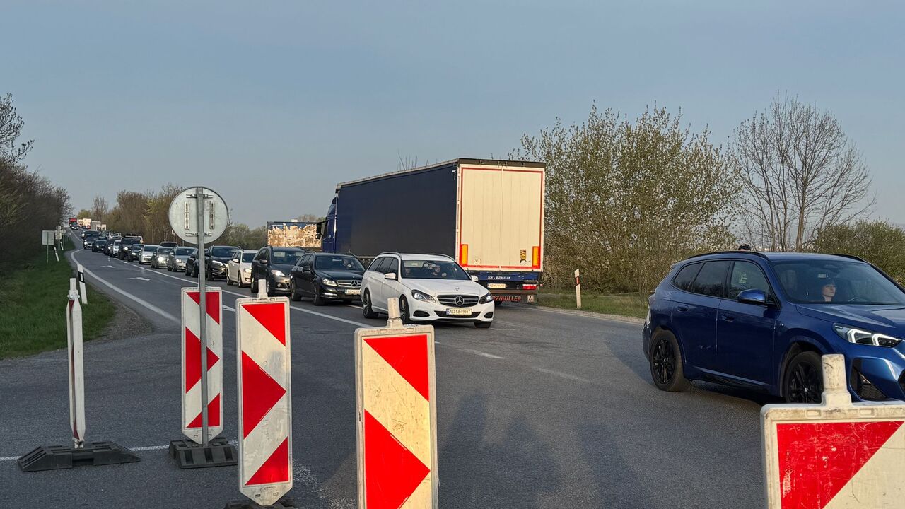 zápcha diaľnica cesta doprava autá