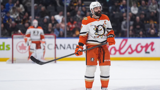 Čech Gudas doplatí na likvidáciu hviezdneho Američana. Tvoja kariéra v NHL skončila, oznámili mu