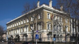 Vyšetrovanie zistilo, že takmer polovica ruských diplomatov v Maďarsku môžu byť špióni