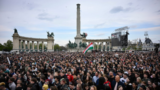 Predvolebná kampaň v Maďarsku dorazila do finále. Desaťtisíce ľudí zaplavili Budapešť na protestnom megakoncerte