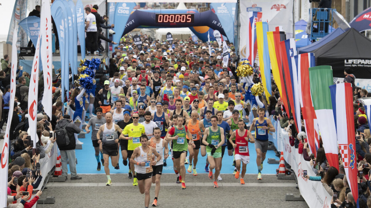 Víkendový nápor Bratislavy. Ulice zaplnia bežci, štadión fanúšikovia a D1 zostáva mimo prevádzky