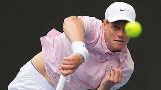 Sinner v Monte Carle potvrdil suverénnu formu. V semifinále zmietol Zvereva a útočí na antukový titul