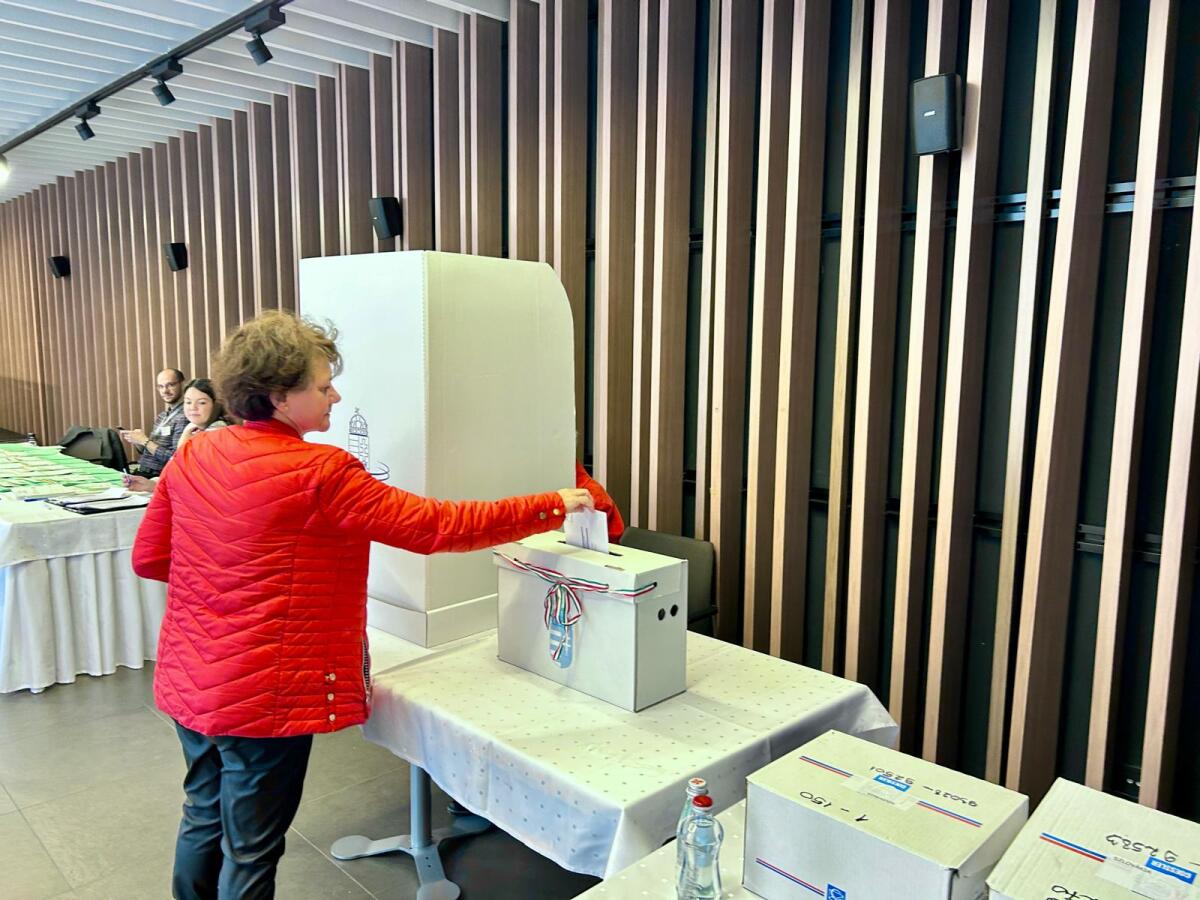 Voľby na veľvyslanectve v Bratislave maďarské voľby