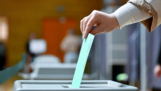 Bombový poplach v maďarskom Pécsi narušil voľby. Anonym nahlásil výbušninu na poliklinike, hlasovanie obnovili