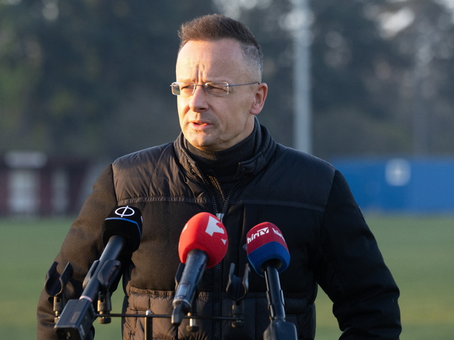 Kde sú Orbánovi ľudia? Lietadlo, ktoré používal Szijjartó, letelo do Afriky, Magyar hovorí, že už skartujú dokumenty