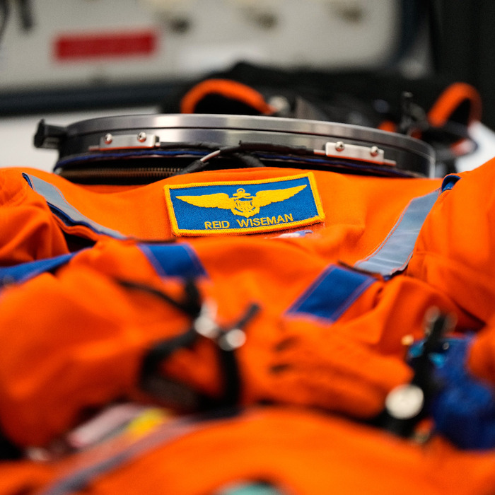 artemis skafander.jpg