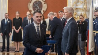 Česká vláda mala stopnúť rozhovor s Pavlom, skončil na Facebooku. Macinka ho zverejnil až po kritike, kauzu nazval rozprávkou