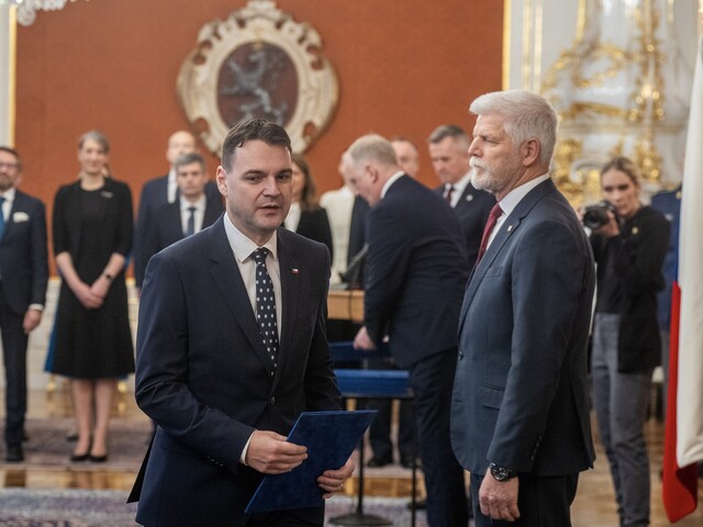 Česká vláda mala stopnúť rozhovor s Pavlom, skončil na Facebooku. Macinka ho zverejnil až po kritike, kauzu nazval rozprávkou