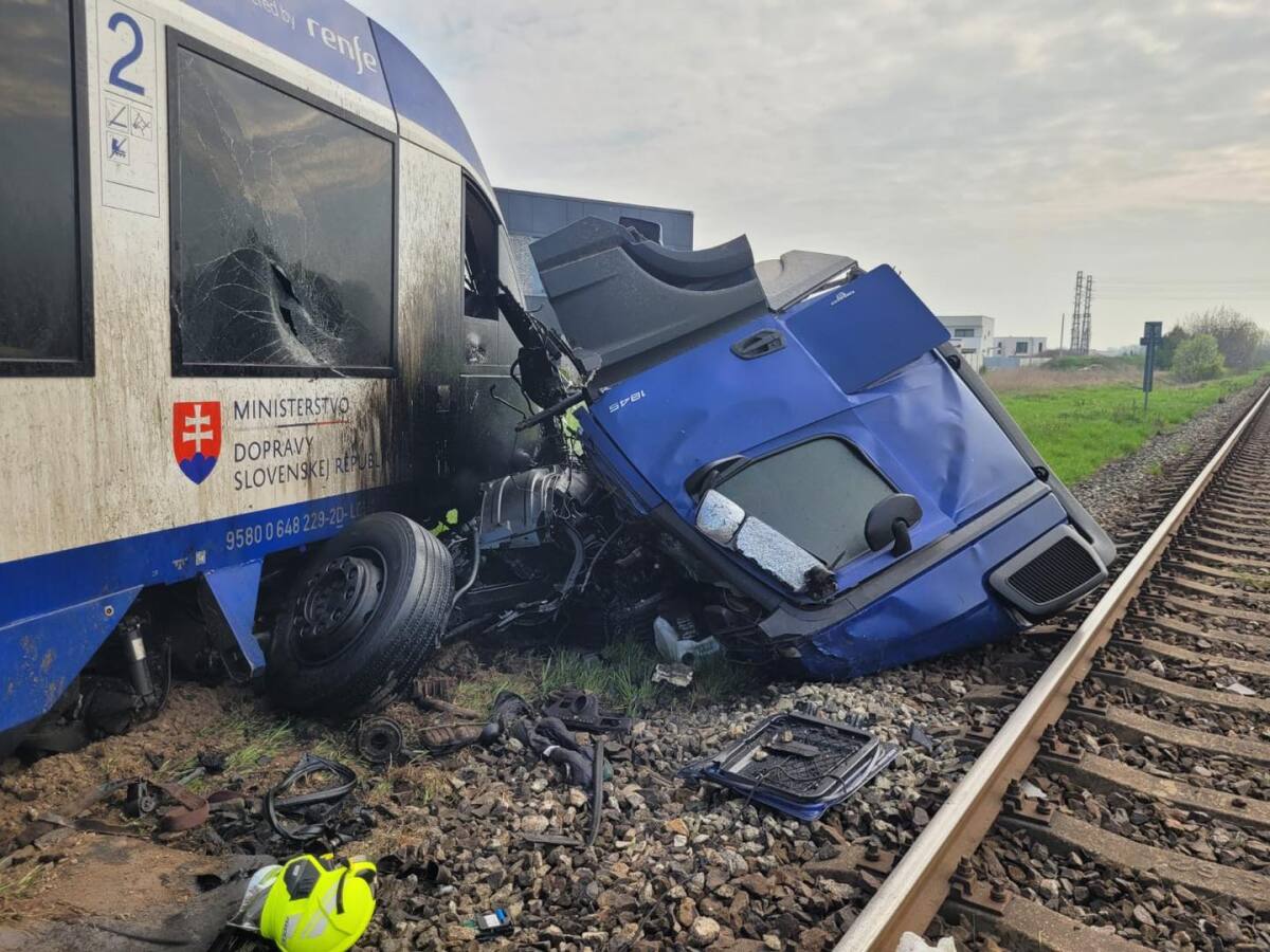 vlak nehoda dunajska