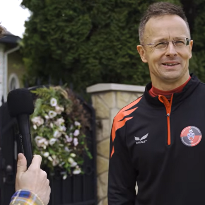 szijjarto novinar.png