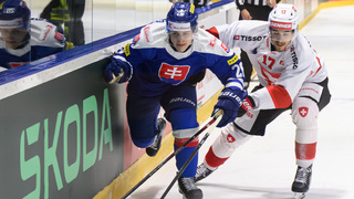 Slováci v príprave na MS nestačili na Švajčiarov. Na domácej pôde prehrali 3:5, doplatili na nevyužité šance