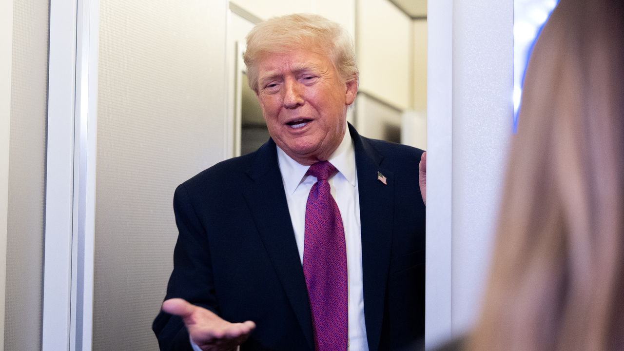 trump air forice one.jpg