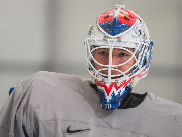 Dlho bol mimo pozornosti, dnes má kontrakt v NHL. Slovensko má v zámorí brankársky klenot 