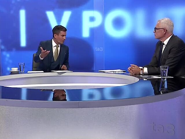 Prezident rozhodne o osude referenda / Pomohol Orbán Ficovi s migrantmi? / Vrátia sa Benešove dekréty do hry? / Parlament, platy ministrov, influenceri 