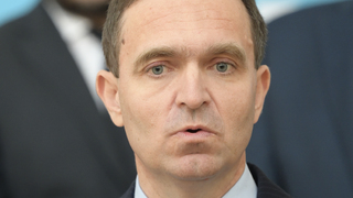 Indície boli, priame dôkazy nie. Ódor tvrdí, že migračná vlna pred voľbami pôsobila organizovane