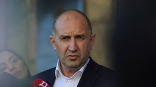 Bulharsko čaká politický obrat. Strana exprezidenta Radeva smeruje po drvivom víťazstve k absolútnej väčšine