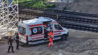 Tragédia pri výstavbe mosta v Seredi. Robotník sa dostal do kontaktu s vedením, zraneniam na mieste podľahol