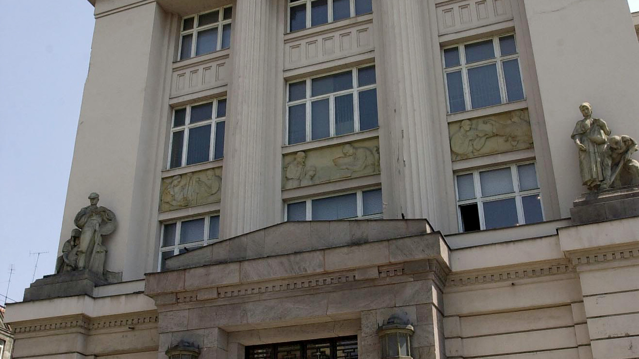 Kontrola odkryla chaos a zlyhania. Šimkovičová sa bráni minulosťou, opozícia má iného vinníka