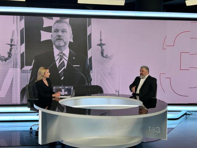 „Referendum o Ficovej rente vyjde drahšie ako renta samotná.“ Eduard Chmelár ho označil za nezmysel a výsmech voličom