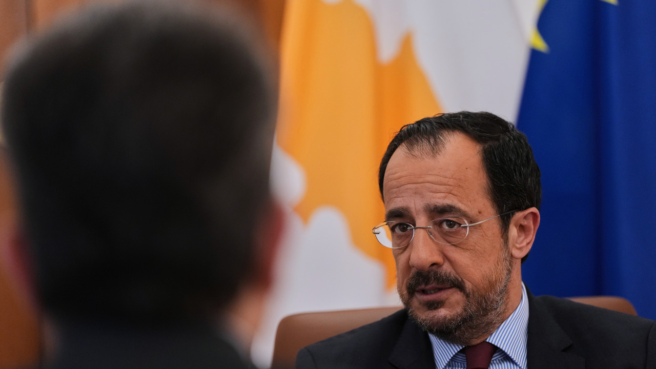 Cyprus hostí lídrov EÚ na neformálnom samite. Témami sú bezpečnosť a energetika, diskutovať budú bez Orbána