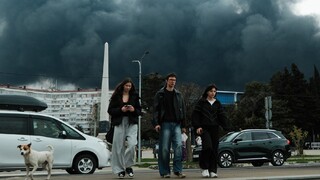 Ekologické peklo v Rusku. Po útoku dronov na rafinériu padá z neba čierny dážď, toxíny trojnásobne prekročili limity