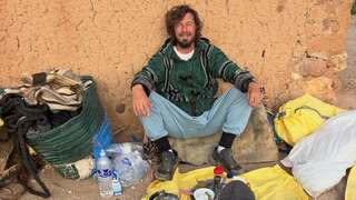 Keď bol na vrchole, v lóži mal tri blondíny. Bývalý najlepší tenista sveta sa dnes túla sám po púšti a spí v stane