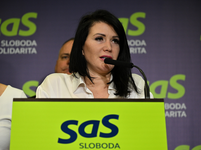 Cigánikovú vylúčili zo SaS. Po politickom vyhadzove sme ju zastihli na hokejovom finále medzi Slovanom a Nitrou