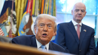 Vykopnite Irán a zoberte Talianov, znela ponuka. Trumpov „hanebný“ plán narazil u FIFA aj v Ríme